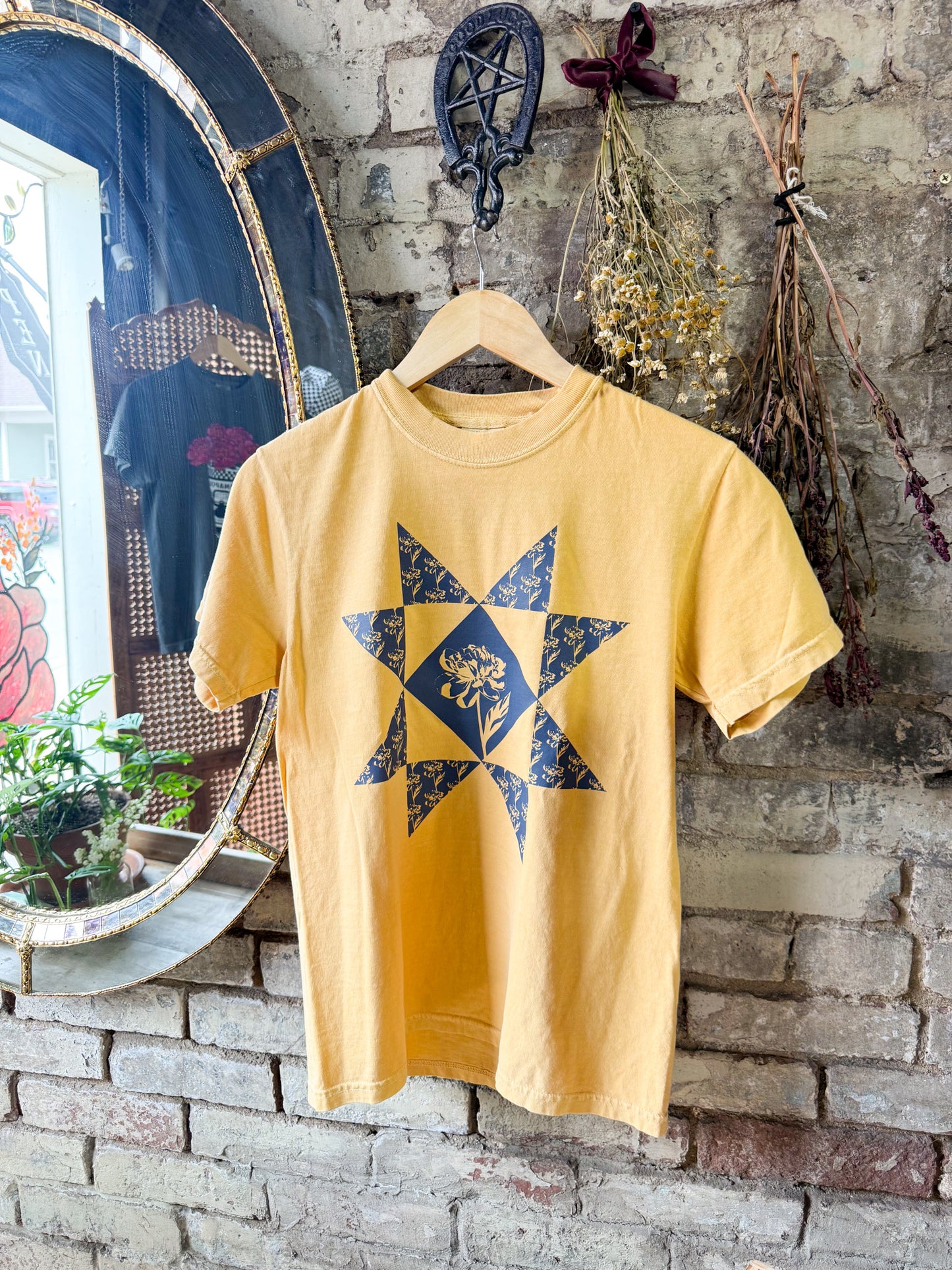 Peony Quilt Star Tee