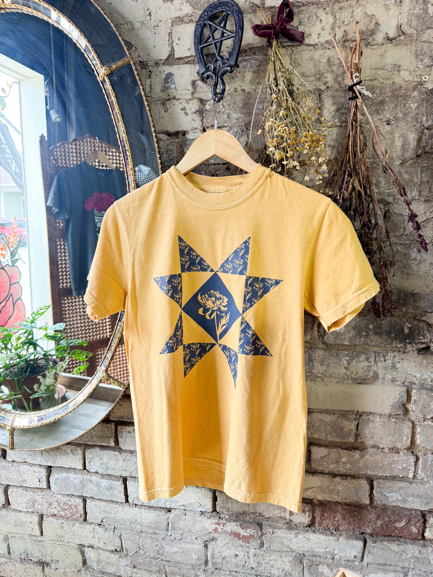 Peony Quilt Star Tee