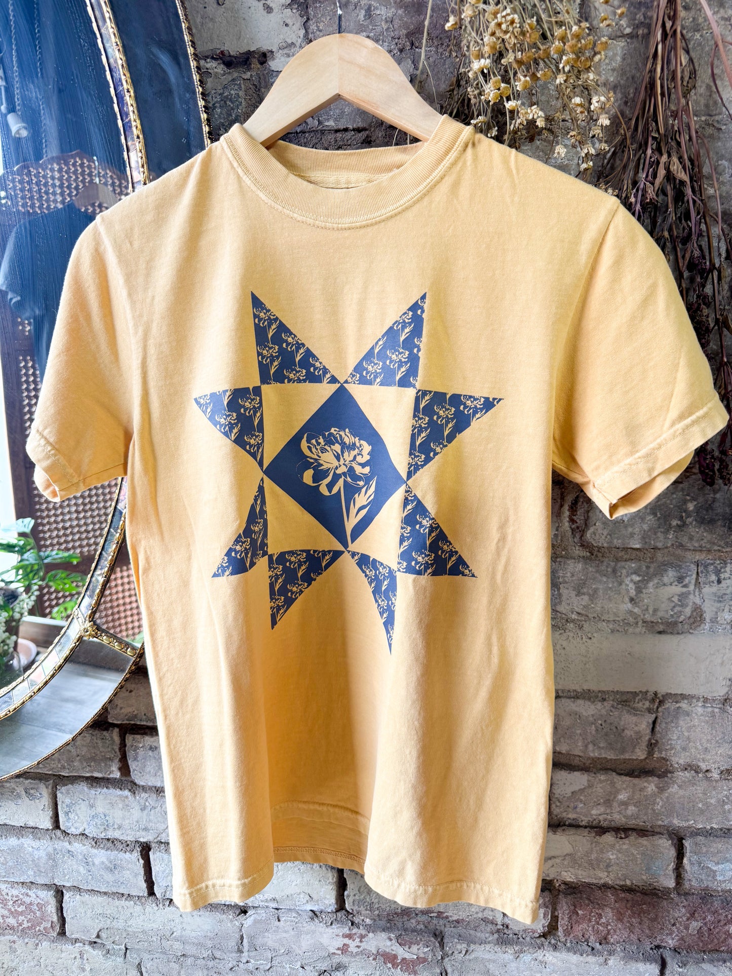 Peony Quilt Star Tee