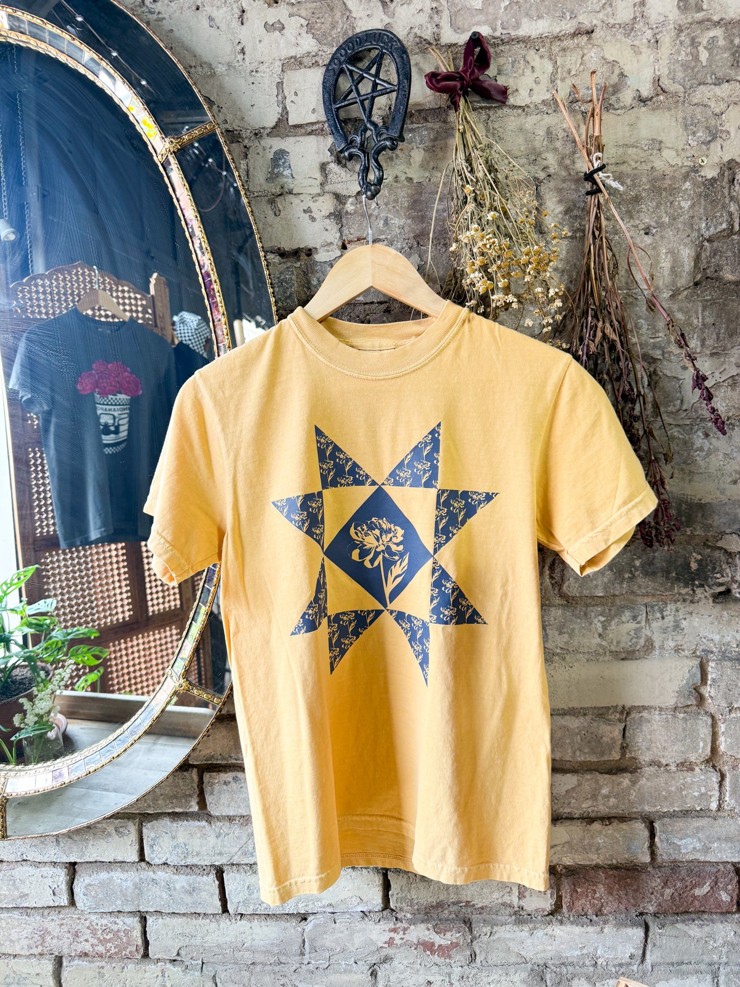 Peony Quilt Star Tee