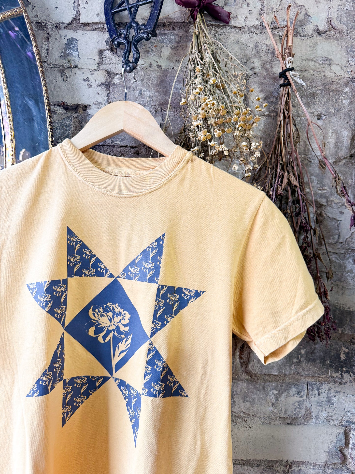 Peony Quilt Star Tee