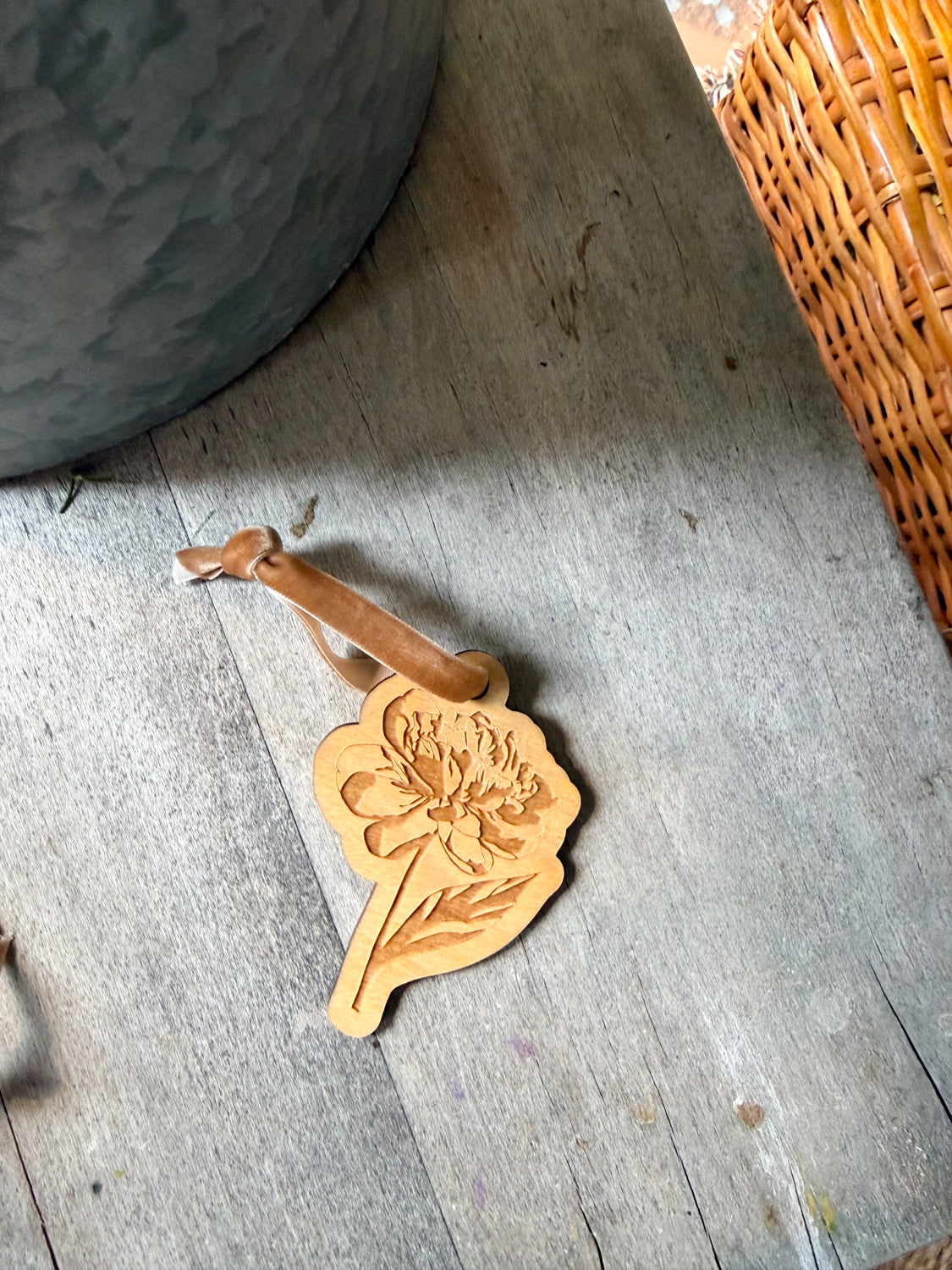 Wooden Flower Ornaments