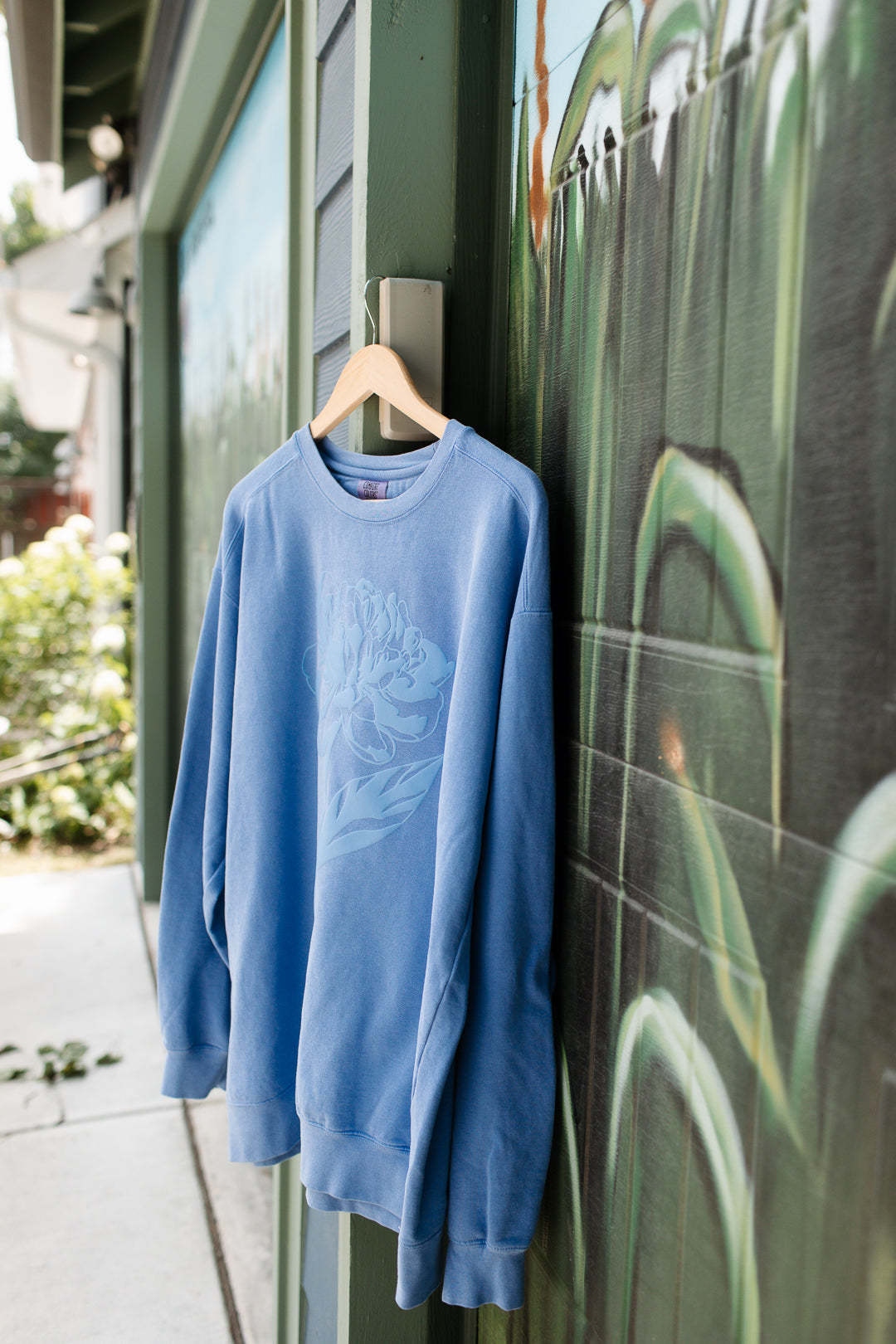 Blue Puff Ink Peony Tee / Sweatshirt